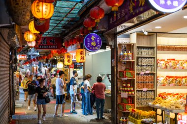 Tayvan - 04 Ağustos 2022: Jiufen Old Street, Tayvan