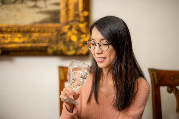 Woman Drink Glass Water Restaurant — Stock Photo, Image