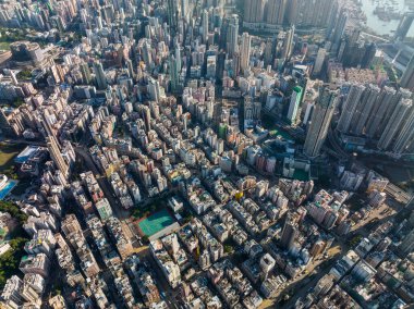 Sham shui po, Hong Kong - 26 Kasım 2022: Hong Kong şehrinin yukarıdan aşağı manzarası