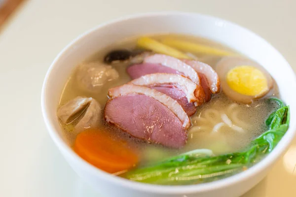 Bowl Duck Meat Noodles — Stockfoto