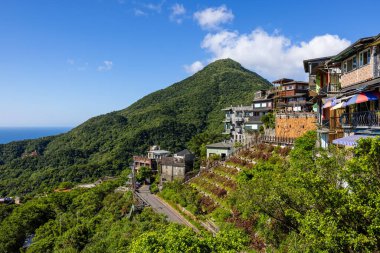Tayvan - 04 Ağustos 2022: Dağdaki Tayvan Jiufen Köyü