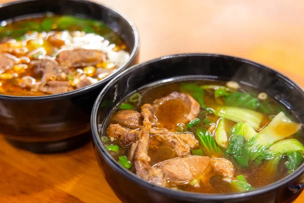 Warm Comforting Bowl Beef Noodle Soup — Stock Photo, Image