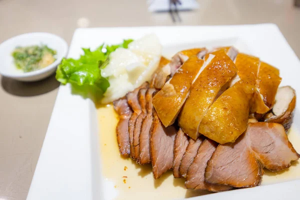 Cantonese Bbq Pork Chicken Combo — Zdjęcie stockowe
