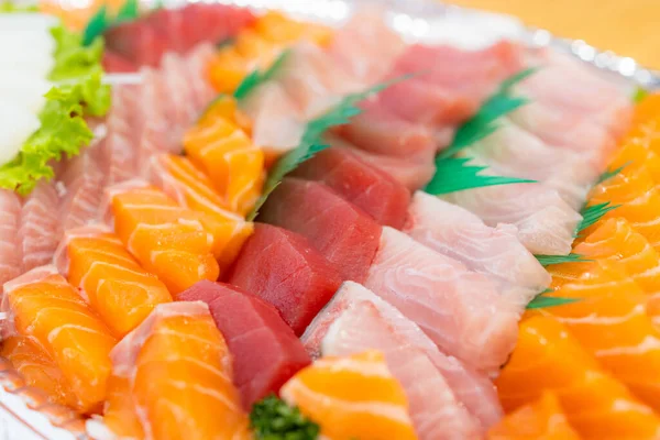 新鮮な魚の刺身の混合スライス — ストック写真