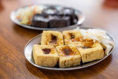 Tayvan 'ın ünlü yemeği kokuşmuş tofu.