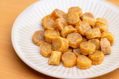 A bunch of dried conpoy