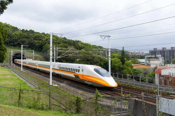 Taiwan März 2023 Taiwans Hochgeschwindigkeitszug Fährt Durch Die Landschaft Taiwans — Stockfoto