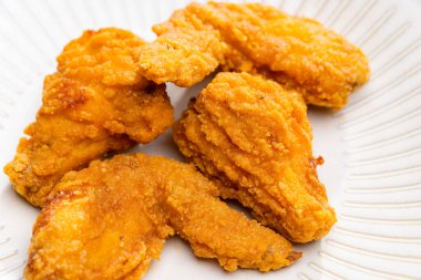 Crispy fried chicken drumstick dish