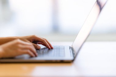 Dizüstü bilgisayarda çalışmak