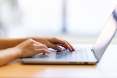 Dizüstü bilgisayarda çalışmak