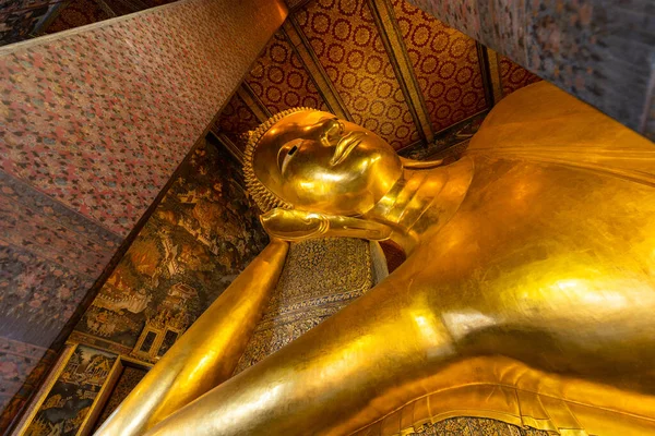 Wat Pho Budist Tapınağında Uzanan Buda Figürü — Stok fotoğraf