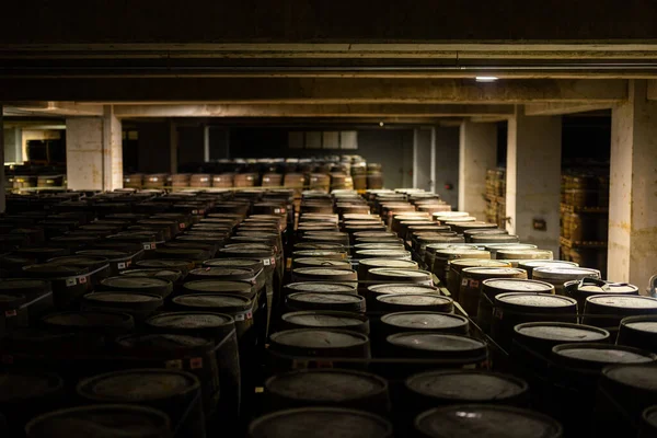 積層倉庫の樽 — ストック写真