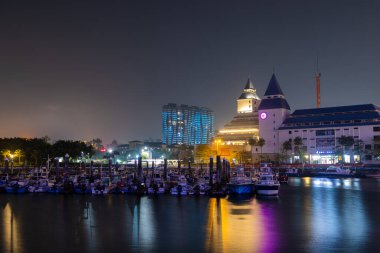 New Taipei, Tayvan - 14 Kasım 2022: Tayvan 'ın Tamsui ilçesi, geceleyin