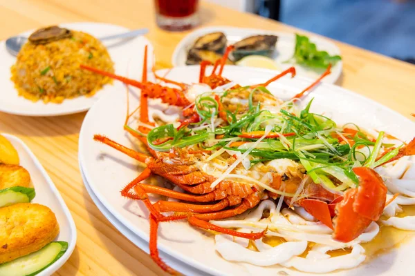 Chiński Styl Owoce Morza Rozmieszczone Potrawy Restauracji — Zdjęcie stockowe