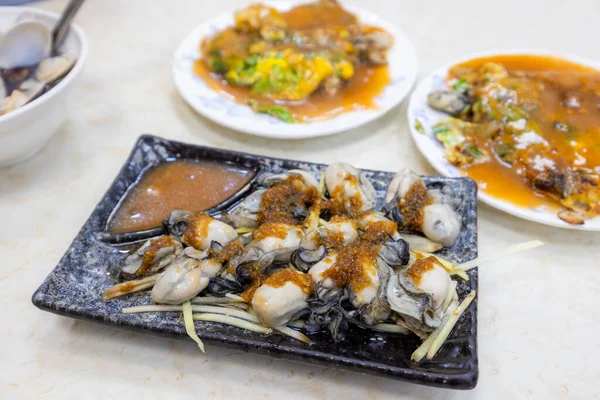 台湾名菜牡蛎和蛤蟆汤 — 图库照片