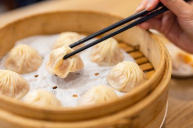 Çin yemeği xiao long bao buğulanmış çorba köftesi