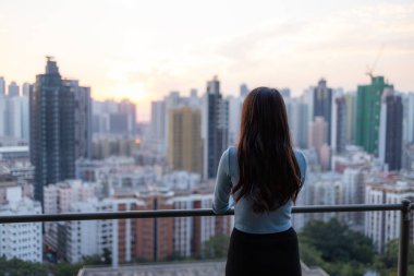 Hong Kong 'un tadını çıkarın.