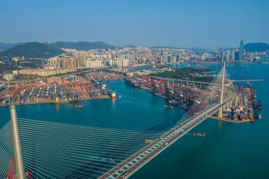 Kwai Tsing, Hong Kong - 21 Şubat 2020: Hong Kong kargo terminalinin üst görüntüsü