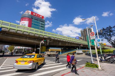 Taipei, Tayvan - 08 Mart 2023: Taipei şehir sokağı