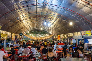 Hualien, Tayvan - 13 Ağustos 2022: Tayvan Hualien Tungtamen Gece Pazarı