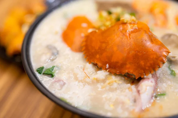 Θαλασσινά Καβούρι Congee Μπολ Ρύζι Στο Εστιατόριο — Φωτογραφία Αρχείου