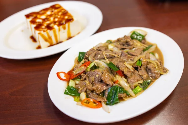 Stir Fry Beef Meat Κινέζικη Κουζίνα Στο Εστιατόριο — Φωτογραφία Αρχείου