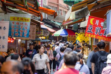 New Taipei, Tayvan - 23 Mart 2023: Tayvan 'da Jinshan eski caddesi
