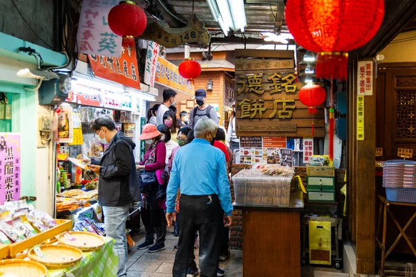 stock image Fenqihu, Taiwan - 13 February 2023: People visit heritage Old Street in Fenqihu town located in Alishan mountains in Taiwan