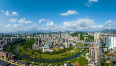 Tayvan 'da Taipei şehrinin panoramik silueti