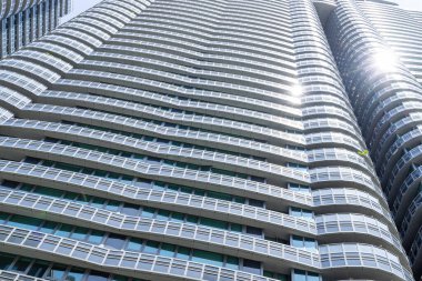 Gökdelen kulesinin alt manzarası