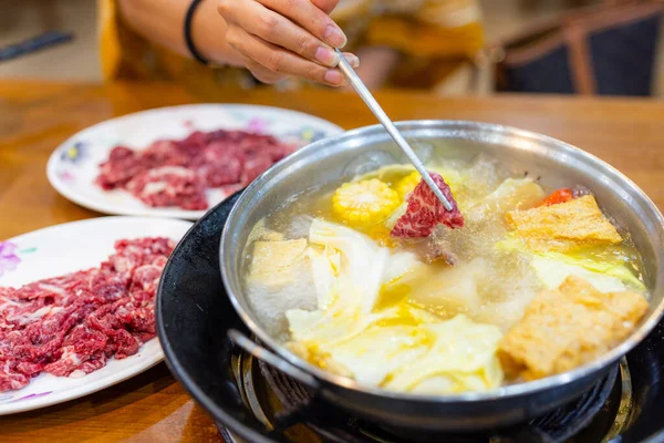 Snijd Van Vers Rauw Rundvlees Hot Pot Taiwan — Stockfoto
