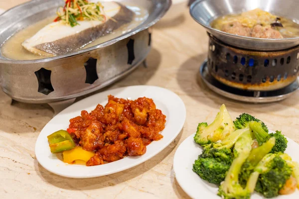 Čínská Kuchyně Různými Pokrmy — Stock fotografie