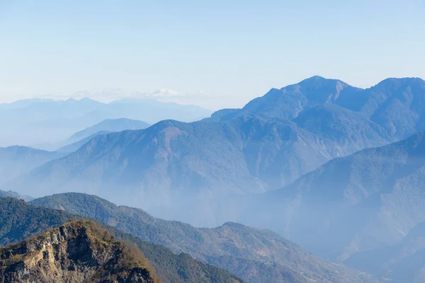 台湾の阿里山国家森林遊楽区の山の美しい景色 — ストック写真