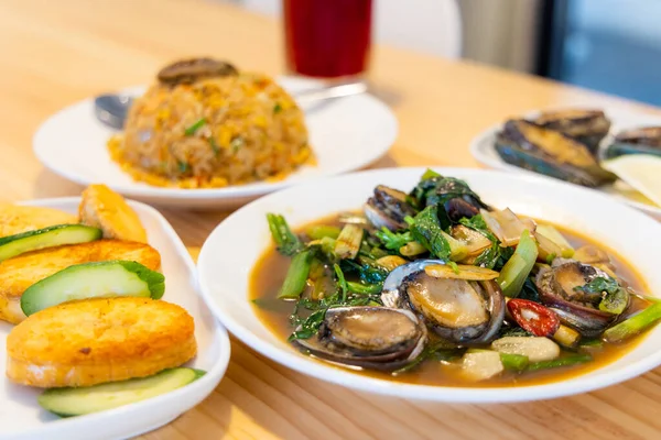 Čínské Stylu Mořské Plody Uspořádány Pokrmy Restauraci — Stock fotografie