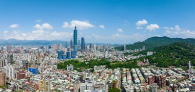 Tayvan 'da Taipei şehrinin panoramik silueti