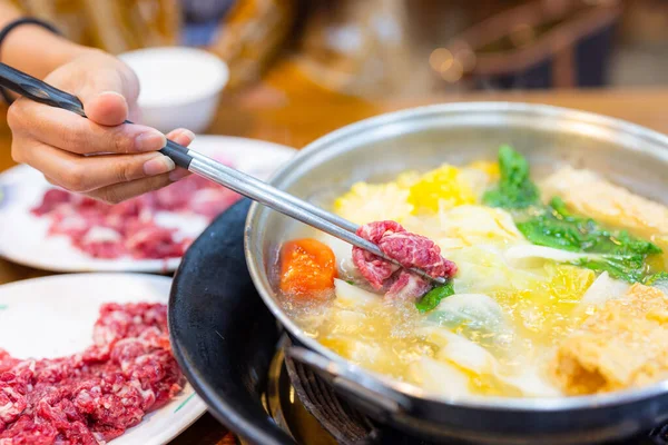 Skiva Färskt Rått Nötkött Varm Pott Taiwan — Stockfoto