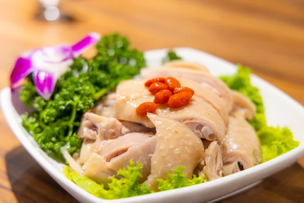Restoranda Buğulanmış Soğuk Tavuk Yemeği — Stok fotoğraf