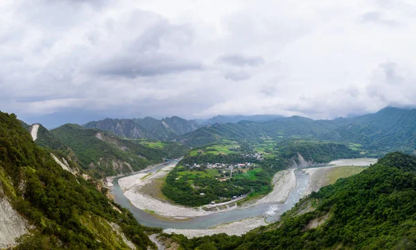 台湾の花蓮太魯閣Liwu川の空中ビュー — ストック写真