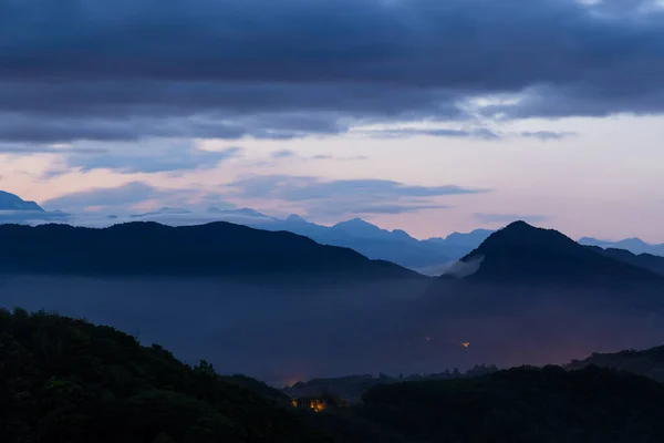 Piękny Zachód Słońca Nad Górą Hualien Tajwanu — Zdjęcie stockowe