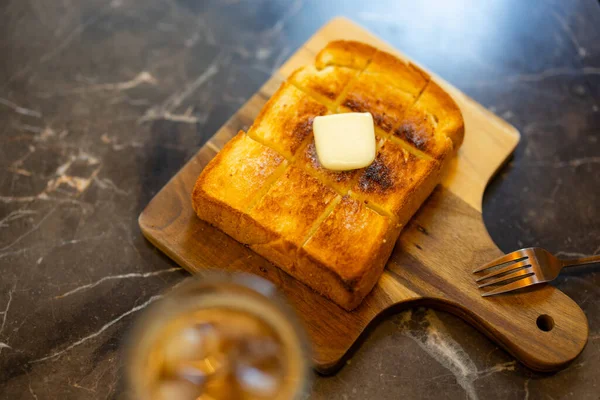 Geroosterde Toast Met Boter Bord — Stockfoto