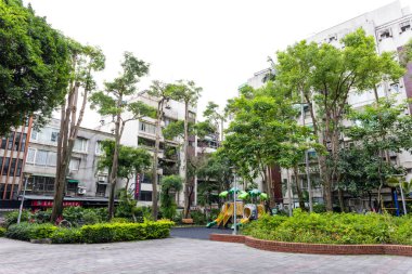 Taipei, Tayvan - 24 Mayıs 2023: Tayvan 'ın Daan ilçesindeki Taipei şehir sokağı