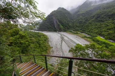 Tayvan 'daki Hualien taroko Gorge Shakadang Yolu