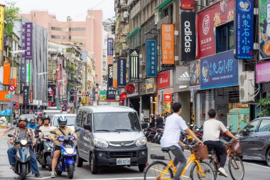 Taipei, Tayvan - 12 Mayıs 2023: Gongguan ilçesindeki Taipei şehir sokağı