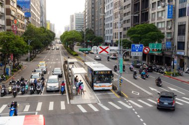 Taipei, Tayvan - 25 Mayıs 2023: Taipei şehir sokağı  