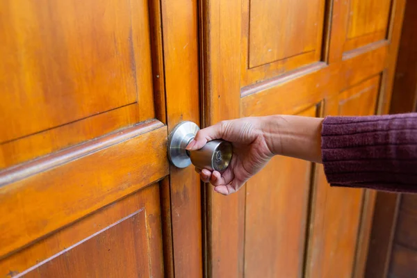 Açık Kapı Kilit Evde — Stok fotoğraf