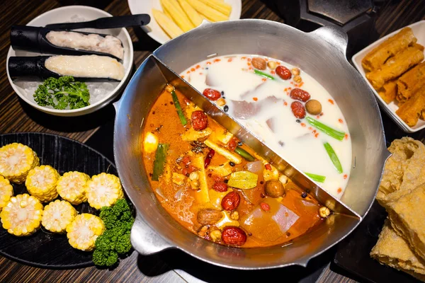 Tchajwanský Hot Pot Restauraci Pikantní Kachní Krví — Stock fotografie