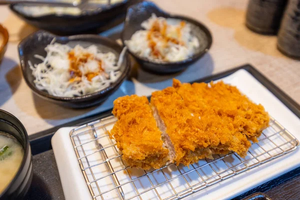 Японская Жареная Свинина Тонкацу Рисом — стоковое фото
