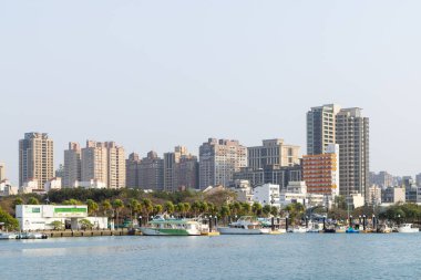 Tainan, Tayvan - 23 Şubat 2023: Tainan şehri nehir kenarında