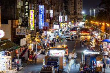 Taoyuan, Tayvan - 13 Mart 2023: Tayvan 'da Zhongli Caddesi gece pazarı