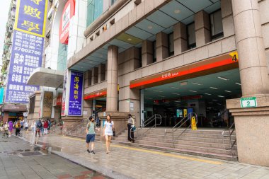 Taipei, Tayvan - 10 Haziran 2023: Taipei Daan tren istasyonu